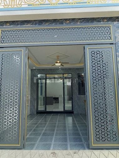 Cần tiền trả nợ bán gấp nhà 1 trệt 1 lầu ở Củ Chi giá 895 triệu.