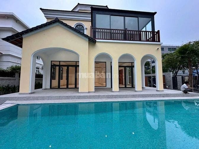 Cho thuê biệt góc 650m2, 210 triệu, tại Nguyễn Văn Hưởng, Thảo Điền, Q