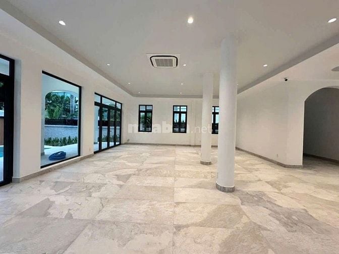 Cho thuê biệt góc 650m2, 210 triệu, tại Nguyễn Văn Hưởng, Thảo Điền, Q
