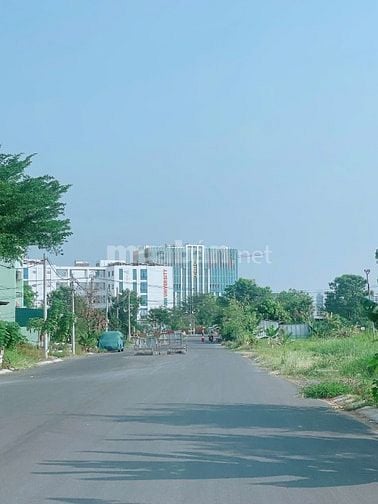 Chính chủ cần bán gấp lô đất nhà phố 6x18 nên A2 gần Tạ Quang Bửu giá 