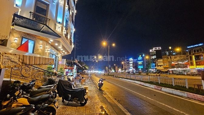 Bán căn mặt tiền Phạm Văn Đồng, Phường 1, Gò Vấp