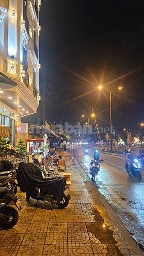 Bán căn mặt tiền Phạm Văn Đồng, Phường 1, Gò Vấp