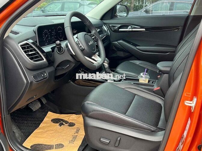 Kia Seltos 2024 1.5 Premium - 7000 km