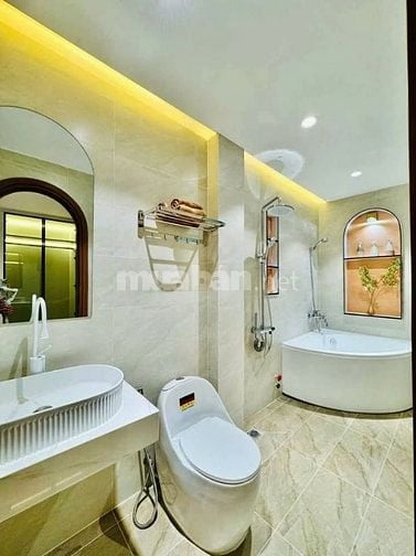 Siêu hot nhà giá ngộp đường Thái Phiên, Quận 11. Giá 2,84 tỷ/60m2, HXH