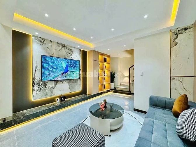 Siêu hot nhà giá ngộp đường Thái Phiên, Quận 11. Giá 2,84 tỷ/60m2, HXH
