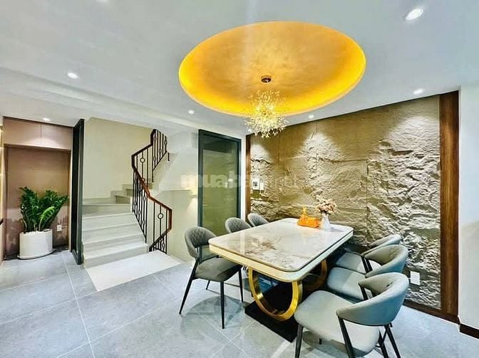Siêu hot nhà giá ngộp đường Thái Phiên, Quận 11. Giá 2,84 tỷ/60m2, HXH