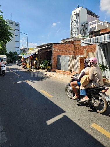 Bán đất trống hẻm 8m ngay đầu đường D5 là Đại Học Ngoại Thương