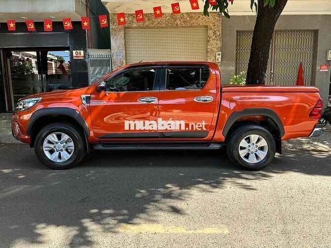 TOYOTA HILUX 3.0L 4x4 AT SX 2016 NHẬP KHẨU