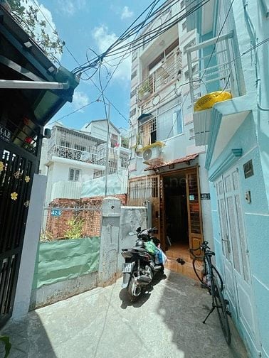  Nhà 3 Lầu Kiên Cố Giá 4.5 Tỷ, Gần Nguyễn Văn Trỗi & Phan Đình Phùng
