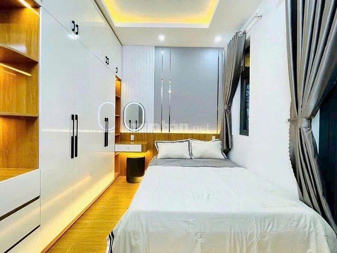 Bán nhà hẻm 5m 4.5 tầng nội thất Phan Huy Ích gần Emart 2 
