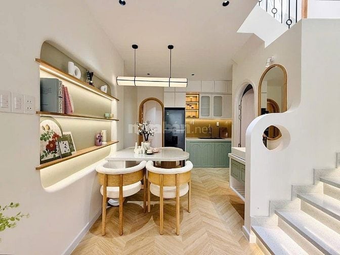 Ngộp!Bán nhà 43m2 xây 2 tầng đường Lê Văn Linh,Q4.Gần chợ Xóm Chiếu  