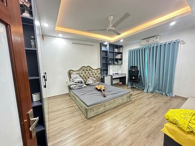 Bán Nhà Chính Chủ Số 5 Ngõ 553 Lạc Long Quân 30M2 5 Tầng Giá 8.6 Tỷ TL