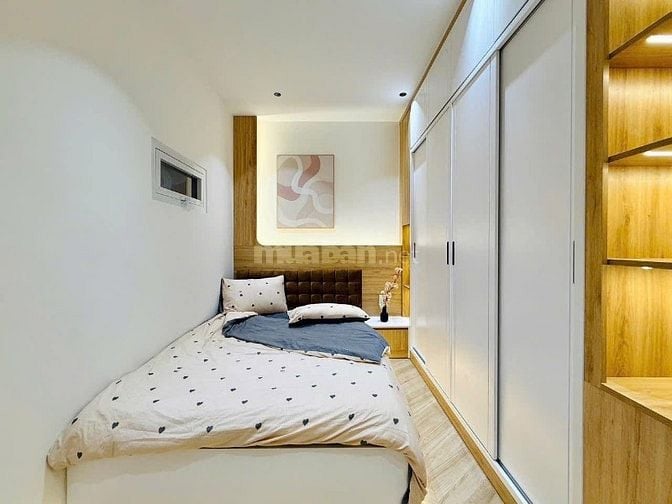 Ngộp!Bán nhà 43m2 xây 2 tầng đường Lê Văn Linh,Q4.Gần chợ Xóm Chiếu  
