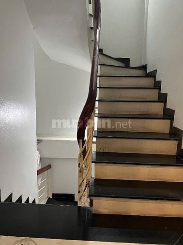 Nhà 5T căn góc ngõ Thuỵ Khuê-Hoàng Hoa Thám ngõ cụt 2m sát phố