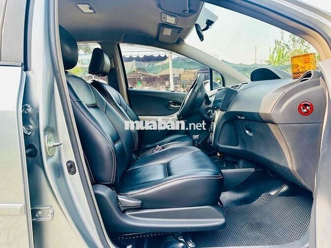 Toyota Yaris số tự động nhập Thái