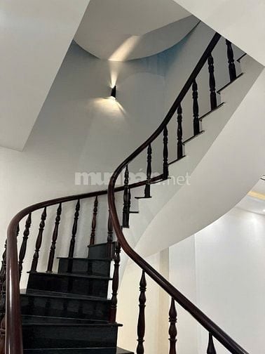 Bán nhà chính chủ MT đường nguyễn thượng hiền