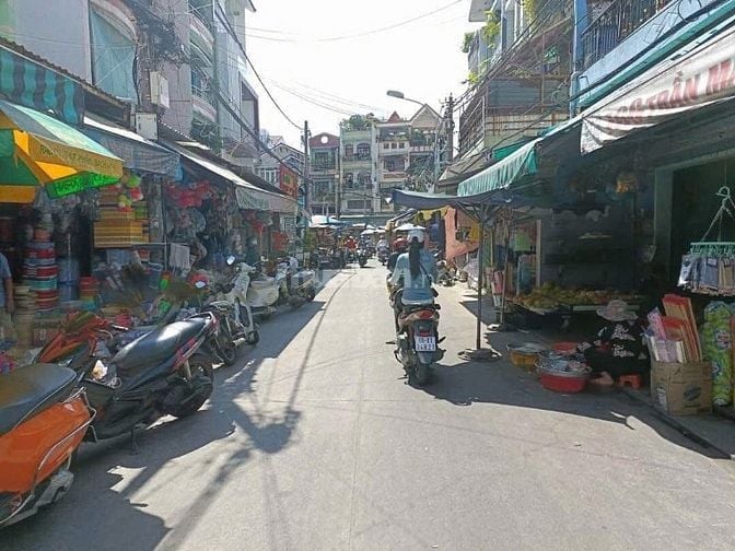 BÁN GẤP, NHÀ 5X16, 950 TRIỆU, HẺM ĐÌNH, CHỢ BÌNH CHÁNH VÀO 150M