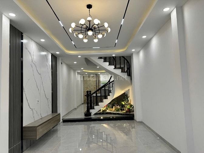 Bán nhà chính chủ MT đường nguyễn thượng hiền