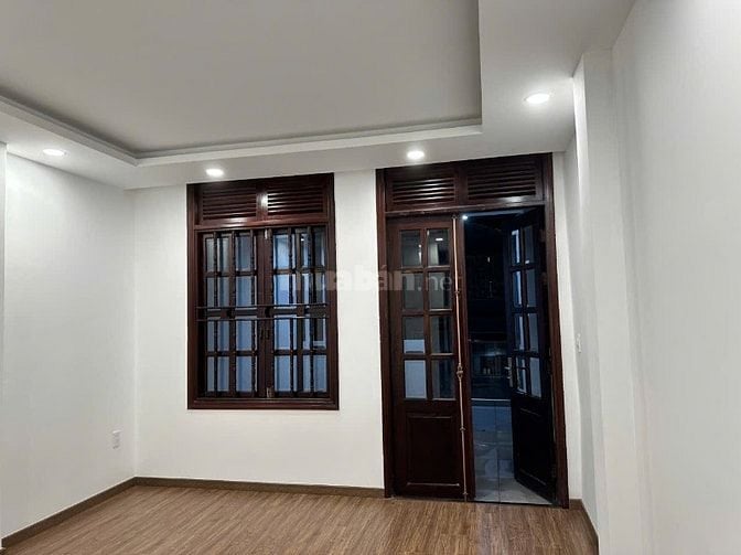 Bán nhà chính chủ MT đường nguyễn thượng hiền