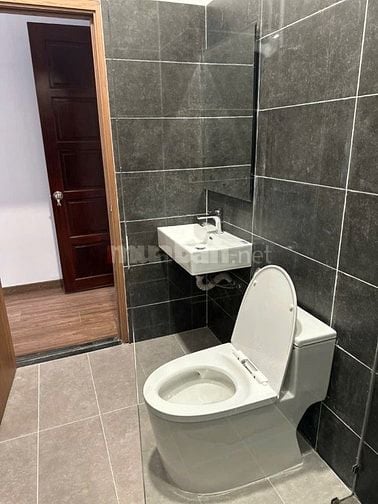Bán nhà chính chủ MT đường nguyễn thượng hiền