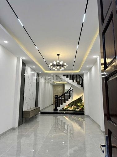 Bán nhà chính chủ MT đường nguyễn thượng hiền