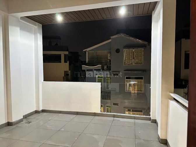 Bán nhà chính chủ MT đường nguyễn thượng hiền