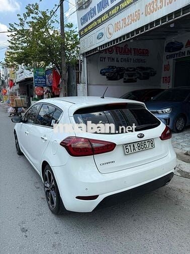 Kia Cerato 2013 - 98000 km