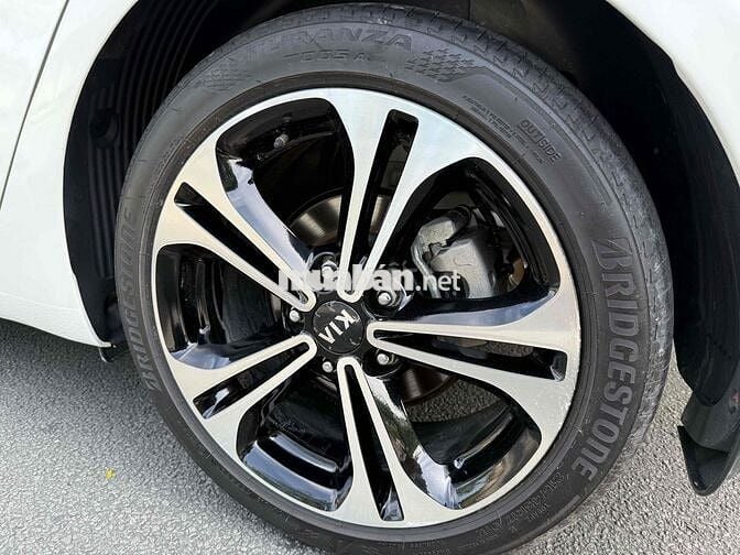 Kia Cerato 2013 - 98000 km