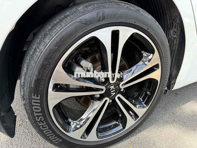 Kia Cerato 2013 - 98000 km