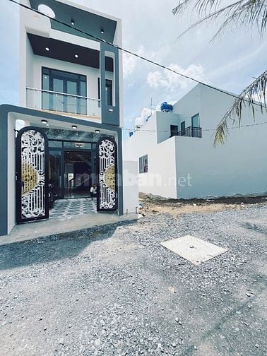 Nhà mới đường ô tô, gần trường học ngay chợ Trung Thành, SHR 3PN 2WC.