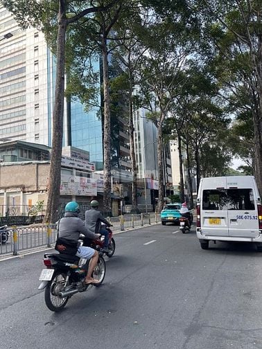 Mặt tiền Nguyễn Thị Minh Khai, Q.3 - 162m2 (9.2 x 18)...XD Hầm 8 Tầng