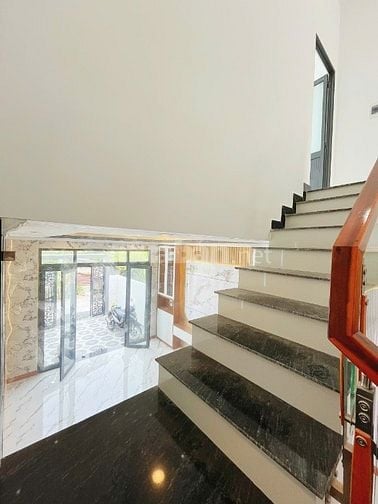 Nhà mới đường ô tô, gần trường học ngay chợ Trung Thành, SHR 3PN 2WC.