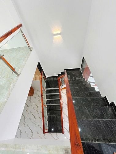 Nhà mới đường ô tô, gần trường học ngay chợ Trung Thành, SHR 3PN 2WC.