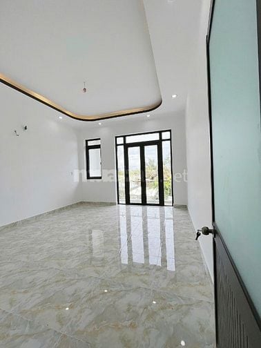 Nhà mới đường ô tô, gần trường học ngay chợ Trung Thành, SHR 3PN 2WC.