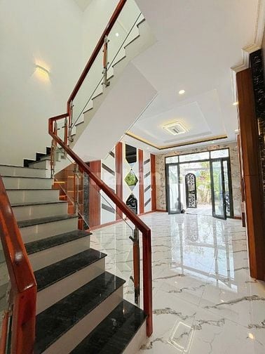 Nhà mới đường ô tô, gần trường học ngay chợ Trung Thành, SHR 3PN 2WC.