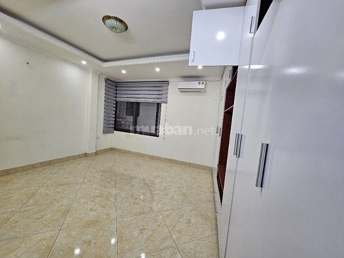 Chính chủ bán nhà Bồ Đề Long Biên 30m 5 tầng