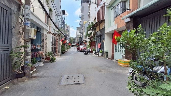 Bán NHÀ 2 MT HẺM 4T 5PN 6WC 72m2 tại Dương Quảng Hàm, Gò Vấp 9 tỷ X