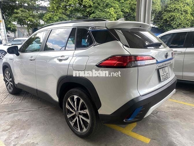 Toyota Corolla Cross 2021 xăng điện, xe gia đình