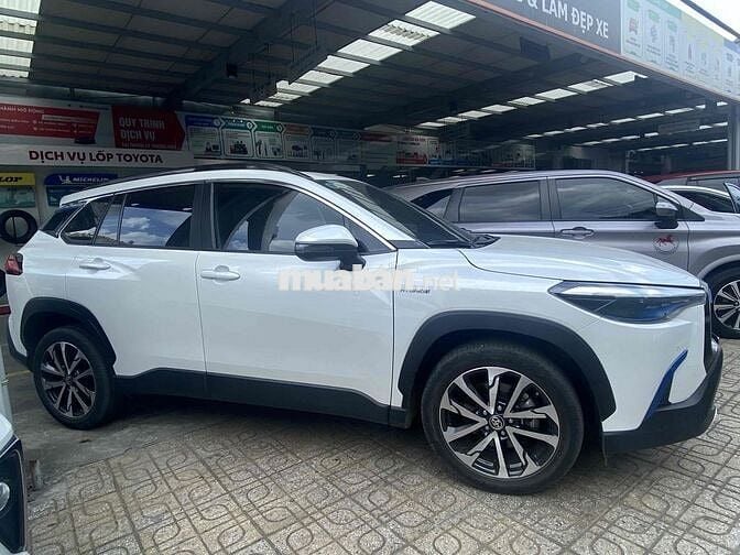Toyota Corolla Cross 2021 xăng điện, xe gia đình