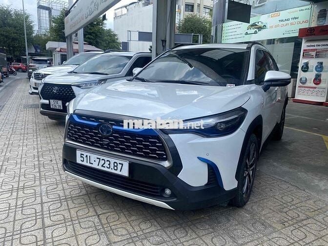 Toyota Corolla Cross 2021 xăng điện, xe gia đình