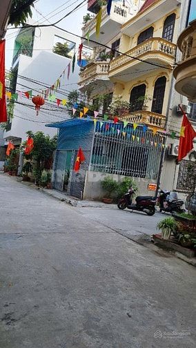Cho thuê văn phòng nguyên căn vị trí siêu đẹp lô góc trung tâm Hoài Đứ