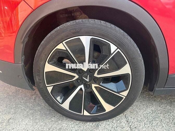 VinFast VF8 2022 - 43000 km