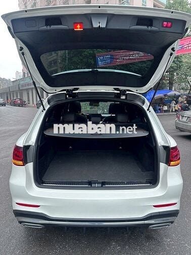 Mercedes Benz GLC300 2021  - 44000 km