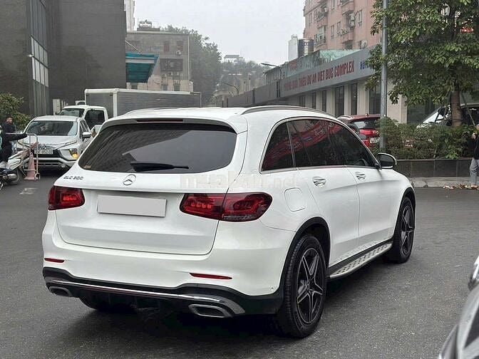 Mercedes Benz GLC300 2021  - 44000 km