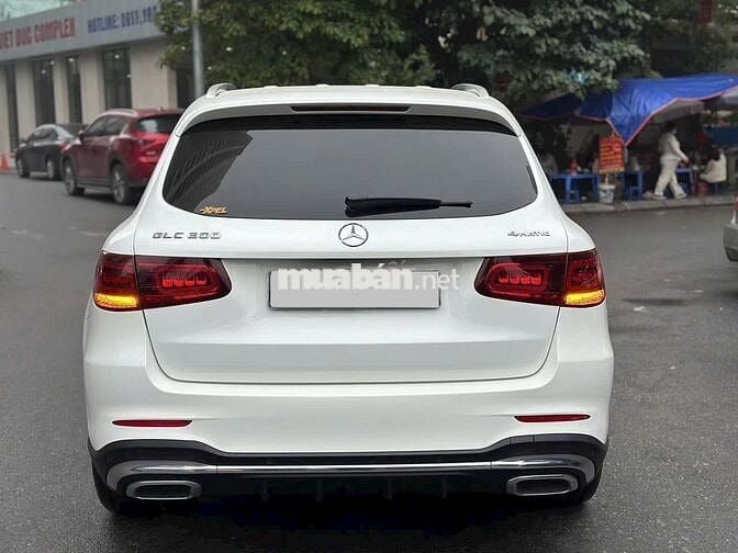 Mercedes Benz GLC300 2021  - 44000 km