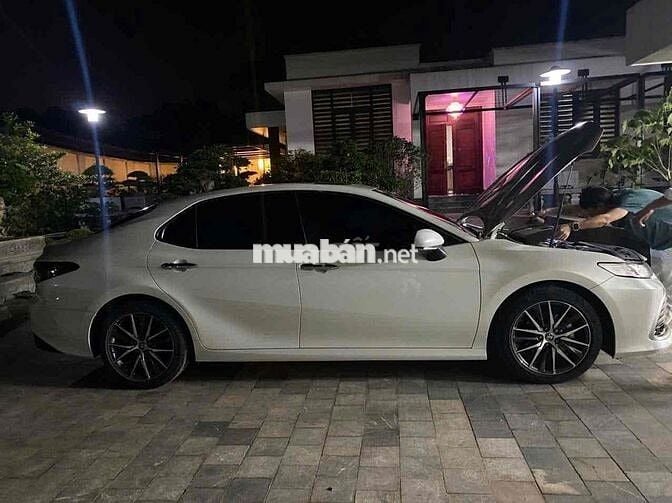 Toyota Camry 2023 2.5Q - 3v Km Xe công chức