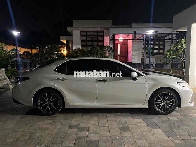 Toyota Camry 2023 2.5Q - 3v Km Xe công chức