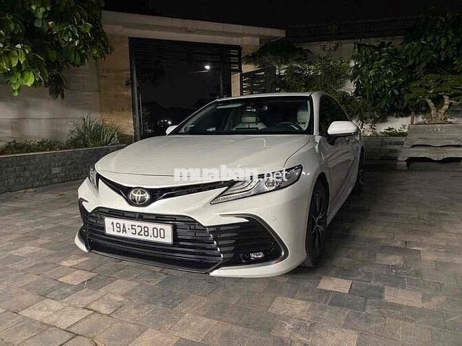 Toyota Camry 2023 2.5Q - 3v Km Xe công chức