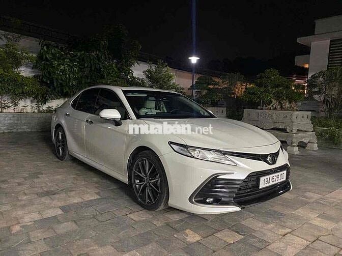 Toyota Camry 2023 2.5Q - 3v Km Xe công chức