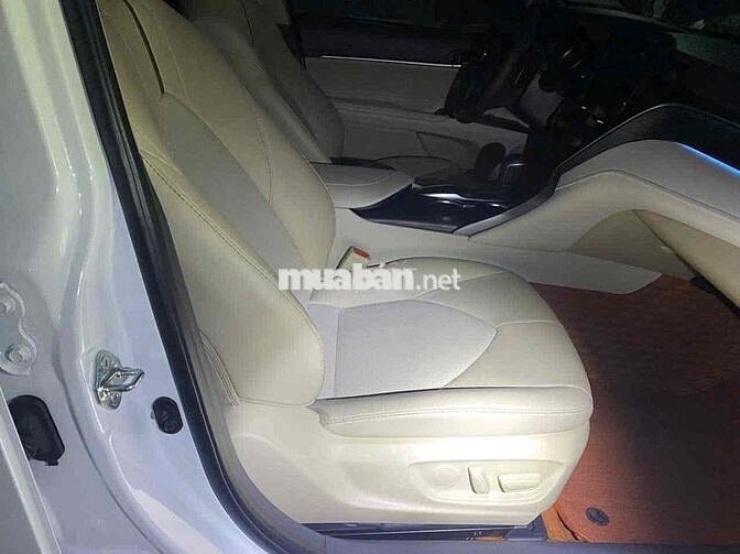 Toyota Camry 2023 2.5Q - 3v Km Xe công chức